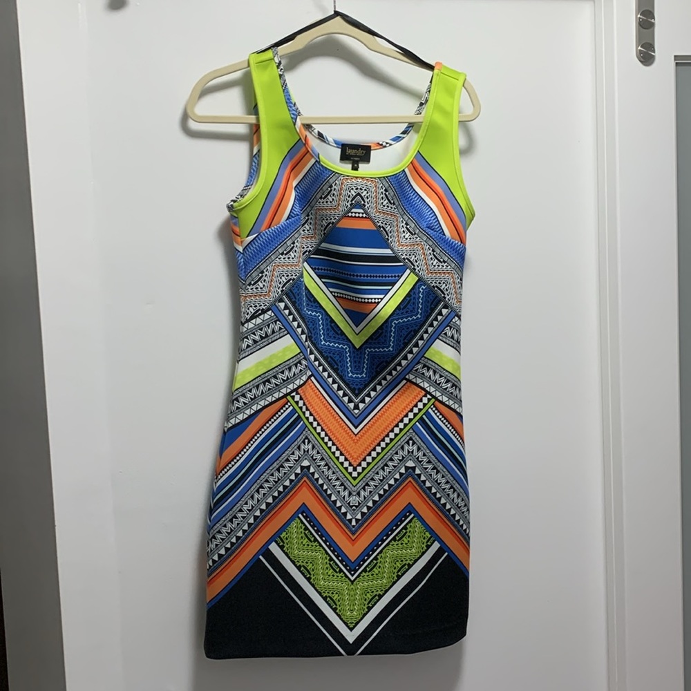 Laundry by Shelli Segal. Multicolored polyester and spandex